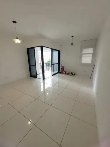 Apartamento com 2 Quartos (sendo 1 suíte) no Loteamento Aquarius