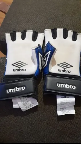 Luvas de Goleiro Umbro Futsal Infantil