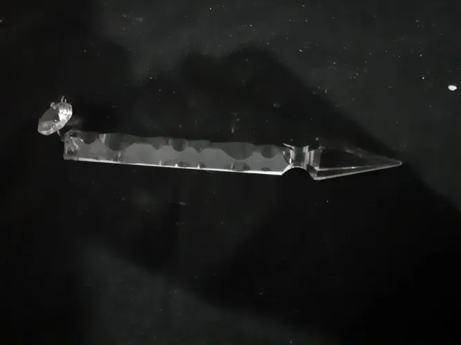 Pingente ponta de lança de cristal lapidado 15cm 