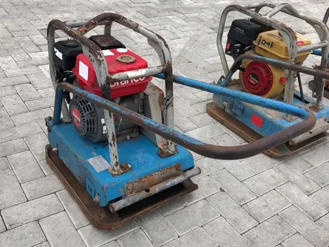 Placa Vibratória De Solo - 2009 - Motor Branco B4T-6.5H