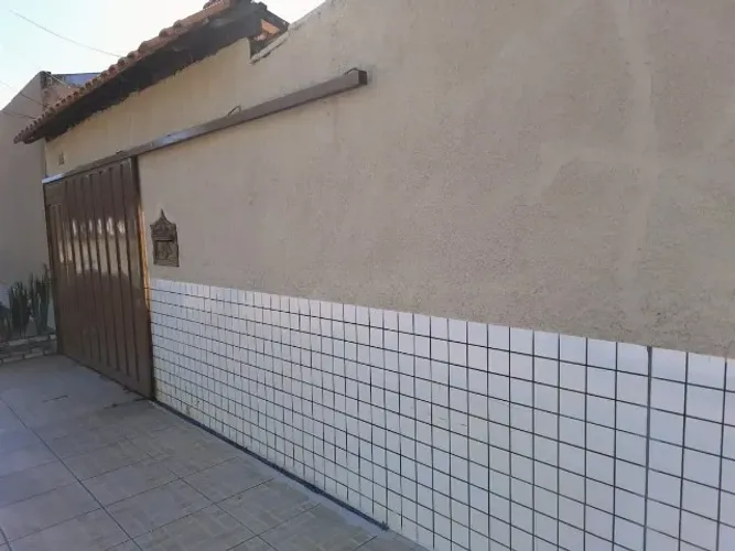 ALUGA-SE imóvel com 3 quartos, 2 banheiros e garagem em Sobradinho II