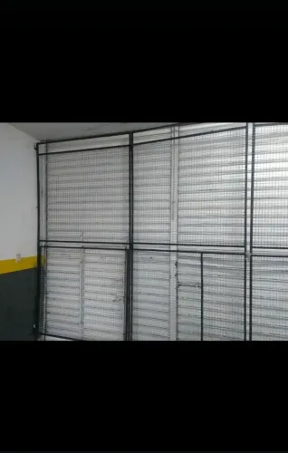 Portões de Aço com Tela