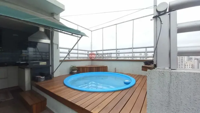 Cobertura à venda na Moóca de 98 metros com 2 dormitórios, piscina, 2 vagas fixas.