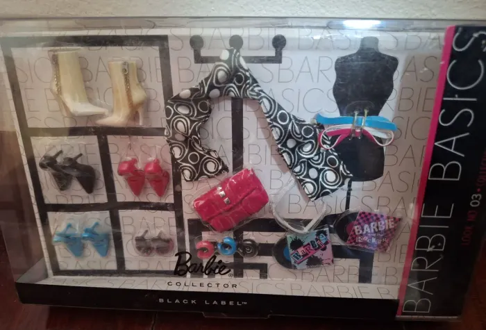 Set Pack de acessórios Barbie Basics Black label collection 001 - número 03
