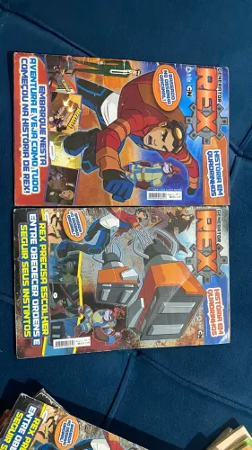 História em quadrinho Generator Rex e boneco