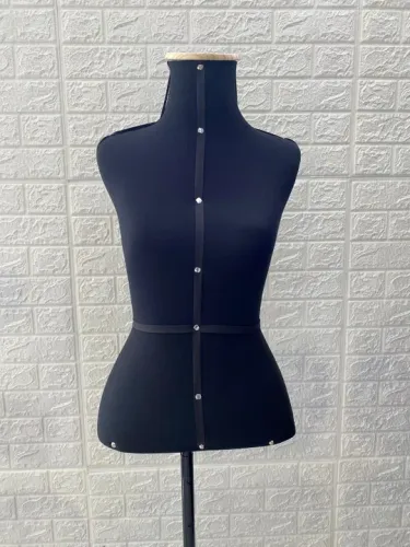 busto de costura preto 