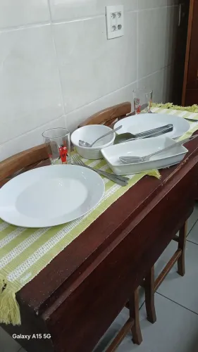 Mesa dobrável de madeira