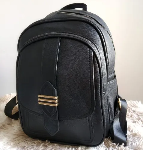 Mochila preta nova importada elegante 