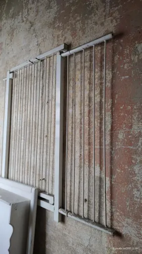 Portão de ferro branco para proteção de varanda