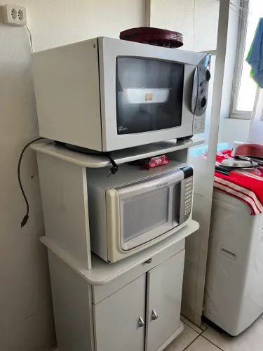 Desapego - Vendo mesa de jantar, Hack para sala e armário de cozinha