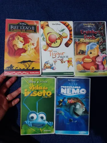 Fita VHS - Desenhos Disney - O Rei Leao + Vida de Inseto + Ursinho Pooh + Procurando Nemo
