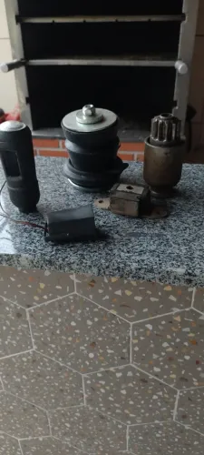 Vendo umas peças de caminhão