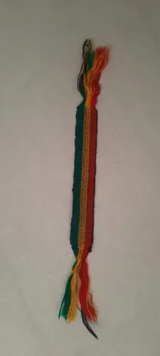 Pulseira trançada colorida
