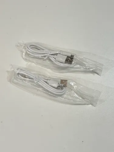 2 cabos USB para USB Micro-B