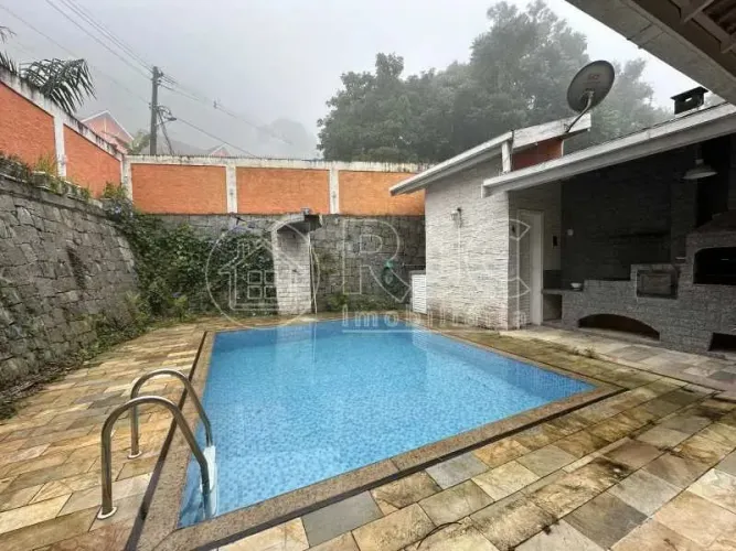 Imóvel para venda possui 128 metros quadrados com 2 quartos em Granja Guarani - Teresópoli