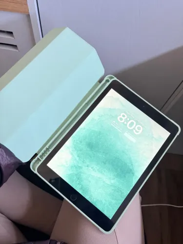 iPad Apple com caneta e Capa Protetora - Perfeito Estado!