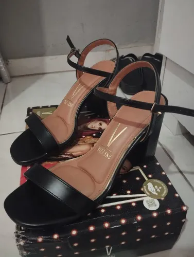 Sandália de Salto Alto Grosso Vizzano Preto