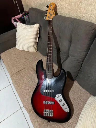 Baixo Squier Fender Jazz Bass afinnity 4 cordas 
