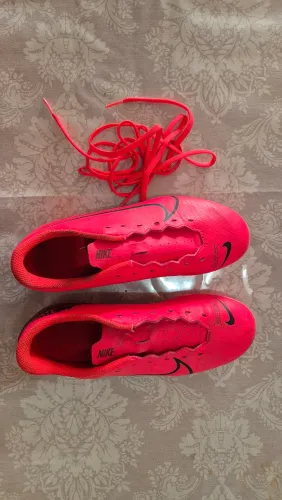 Chuteira Nike original 35