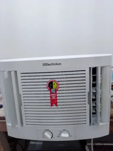Ar condicionado Electrolux funcionando perfeitamente energia 110v