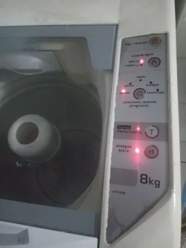 Máquina de lavar roupa Brastemp 8 kilos precisa de conserto