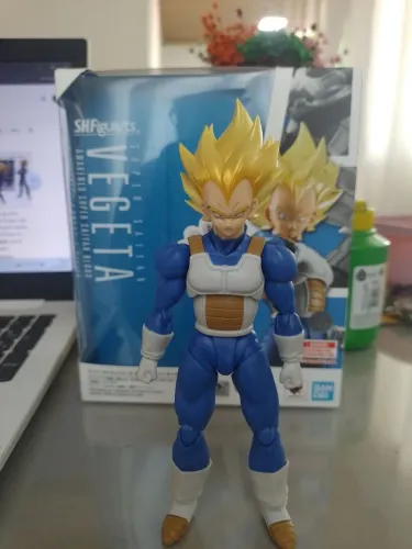 VEGETA SSJ SHF BANDAI
