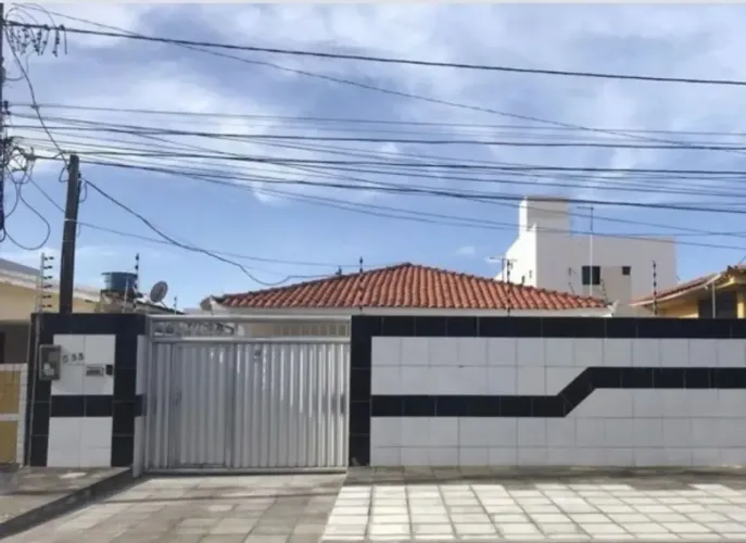 EXCELENTE CASA NO BAIRRO DO BESSA PARA LOCAÇAO COMERCIAL E RESIDENCIAL