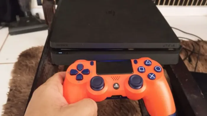 PS4 Slim 500GB + Controle