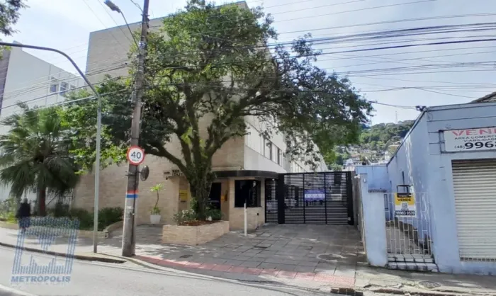 Apartamento de 2 quartos para alugar no centro de Florianópolis/SC