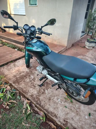 Titan 2004 perfeita 