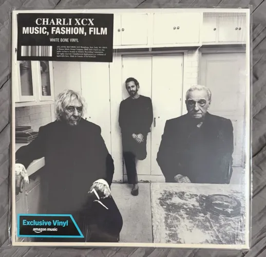 Charli XCX - MUSIC FILM FASHION vinil Bone Exclusivo Amazon 