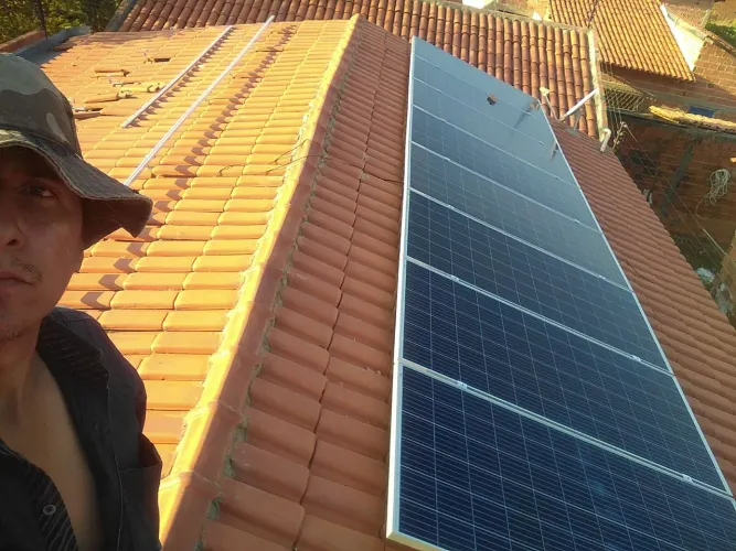 Instalações e lavagens de placas solares