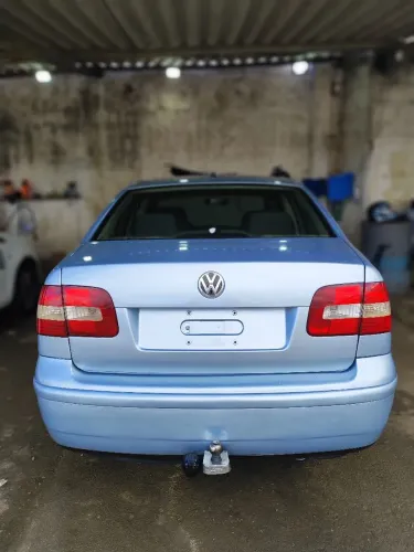 Volkswagen Polo Sedan 1.6 MI 101cv 8V 4P 2004