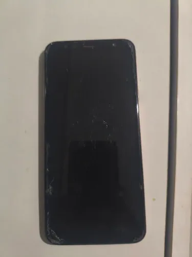 Samsung j4 cm a tela trincada 