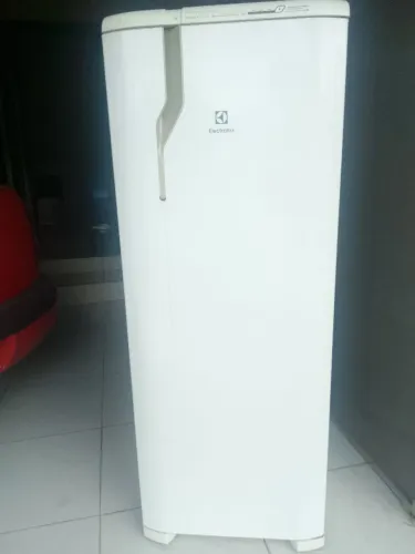 Vendo geladeira frosfre Electrolux