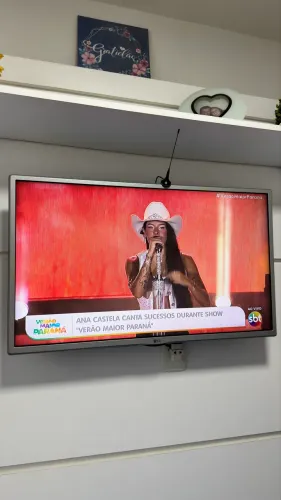 TV LG de 32 polegadas.