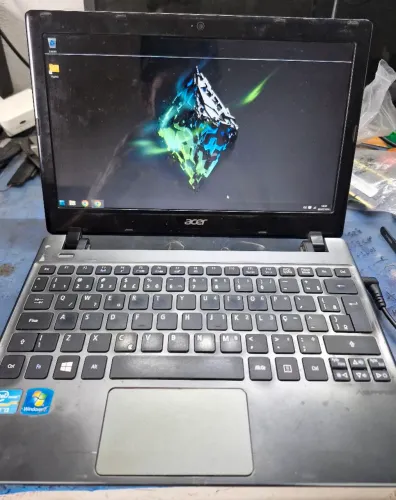 Notebook Acer I3, 4gb, HD 500gb.W 10