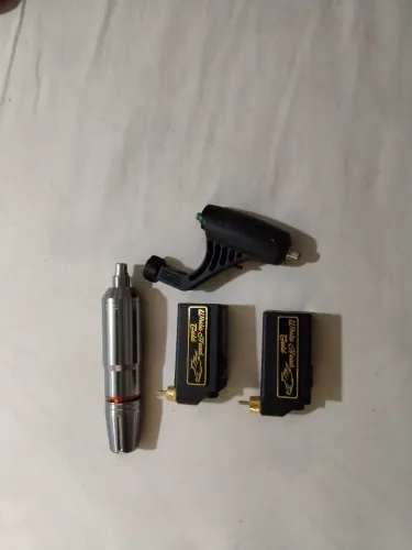 Tatuagem máquina e fonte