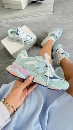 Tenis New balance 9060 Couro azul Rosa