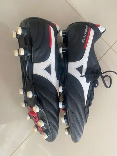 Chuteira de Campo Mizuno Cassic MD Masculina Preta