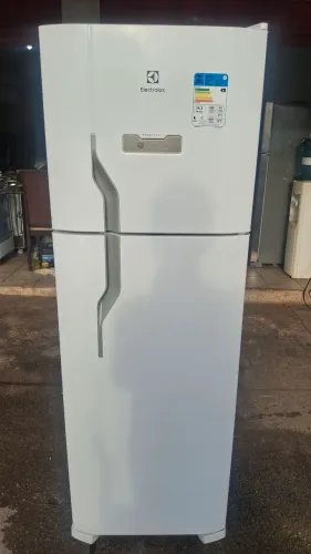 GELADEIRA ELECTROLUX DUPLEX FROST FREE SEMI-NOVA 