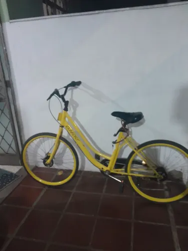 Vendo bicicleta uma bicicleta usada 