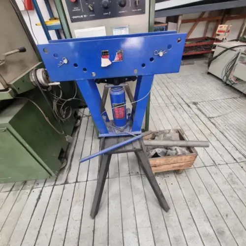 CURVADOR DE TUBOS HIDRAULICO MANUAL 16 TON