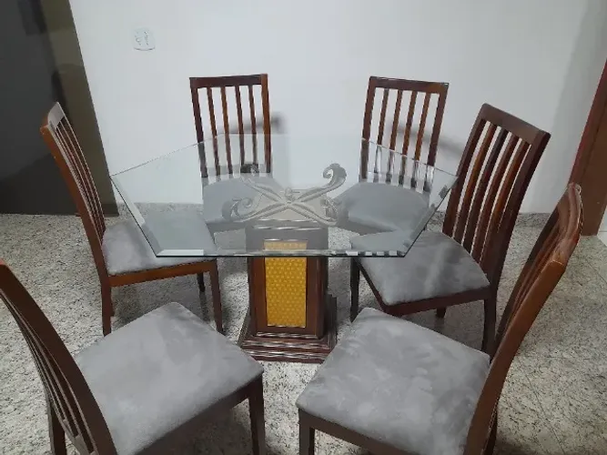 Mesa madeira  e tampo vidro hexagonal e 6 cadeiras madeira maciça  