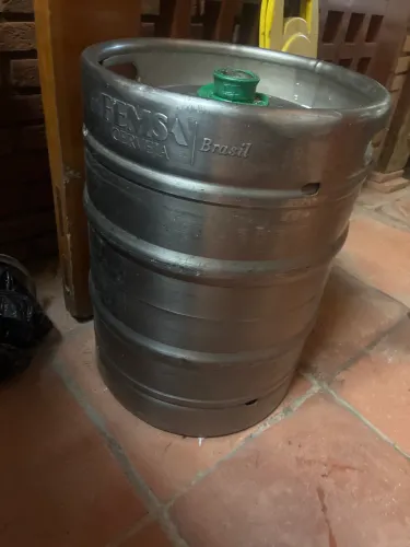 Barril de chopp vazio