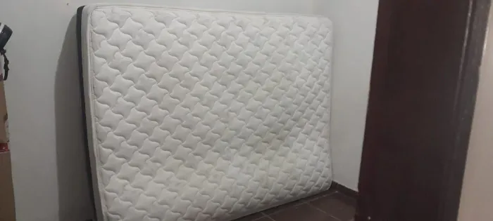Vendo um colchão confortável