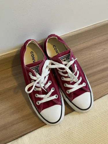 All Star Chuck Taylor Bordô (excelente estado)