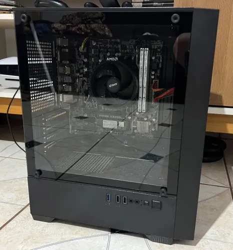 PC gamer Ryzen 5 2400g, 16gb RAM, 256GB SSD