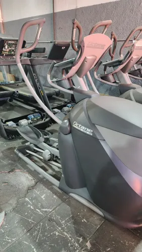Elíptico Octane 370 Pro