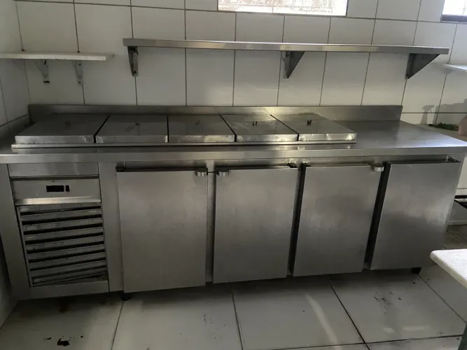 Pista fria com refrigerador